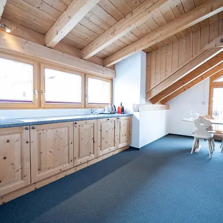 Engiadina ホテル シュクオル