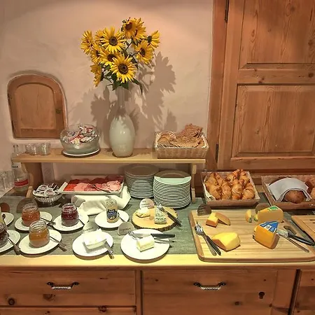 فندق Engiadina 3*