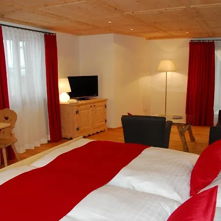 Garni Engiadina - Boutique ホテル 3*